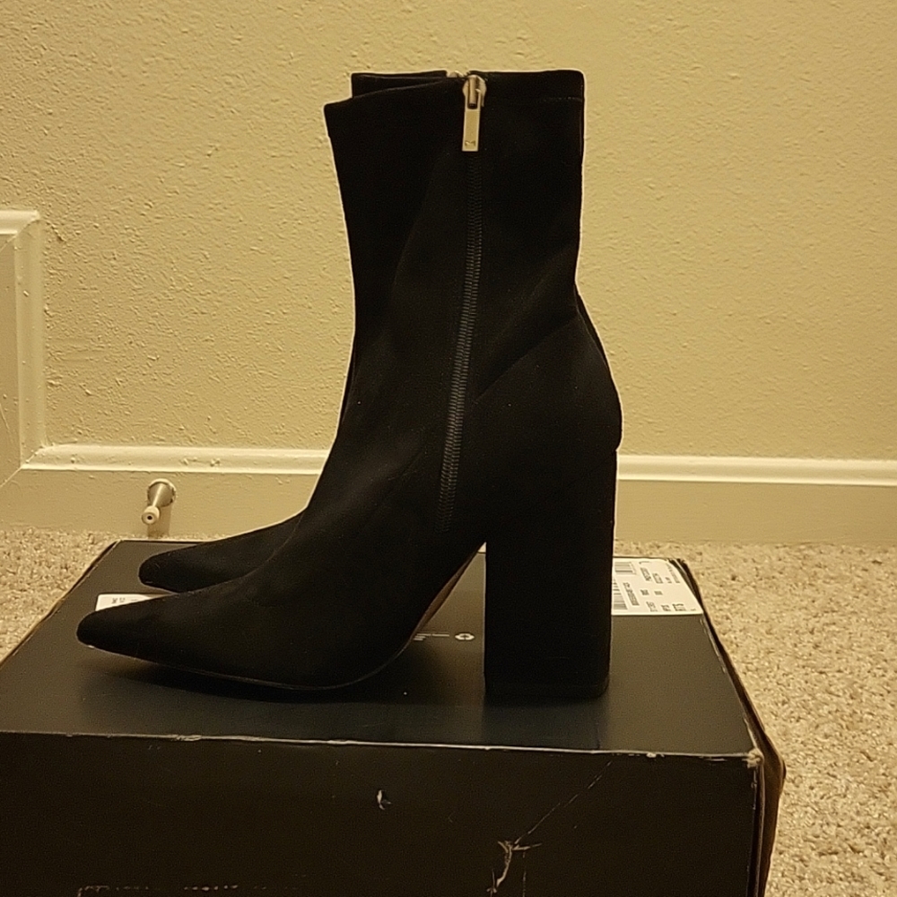 Marc Fisher BLK Booties